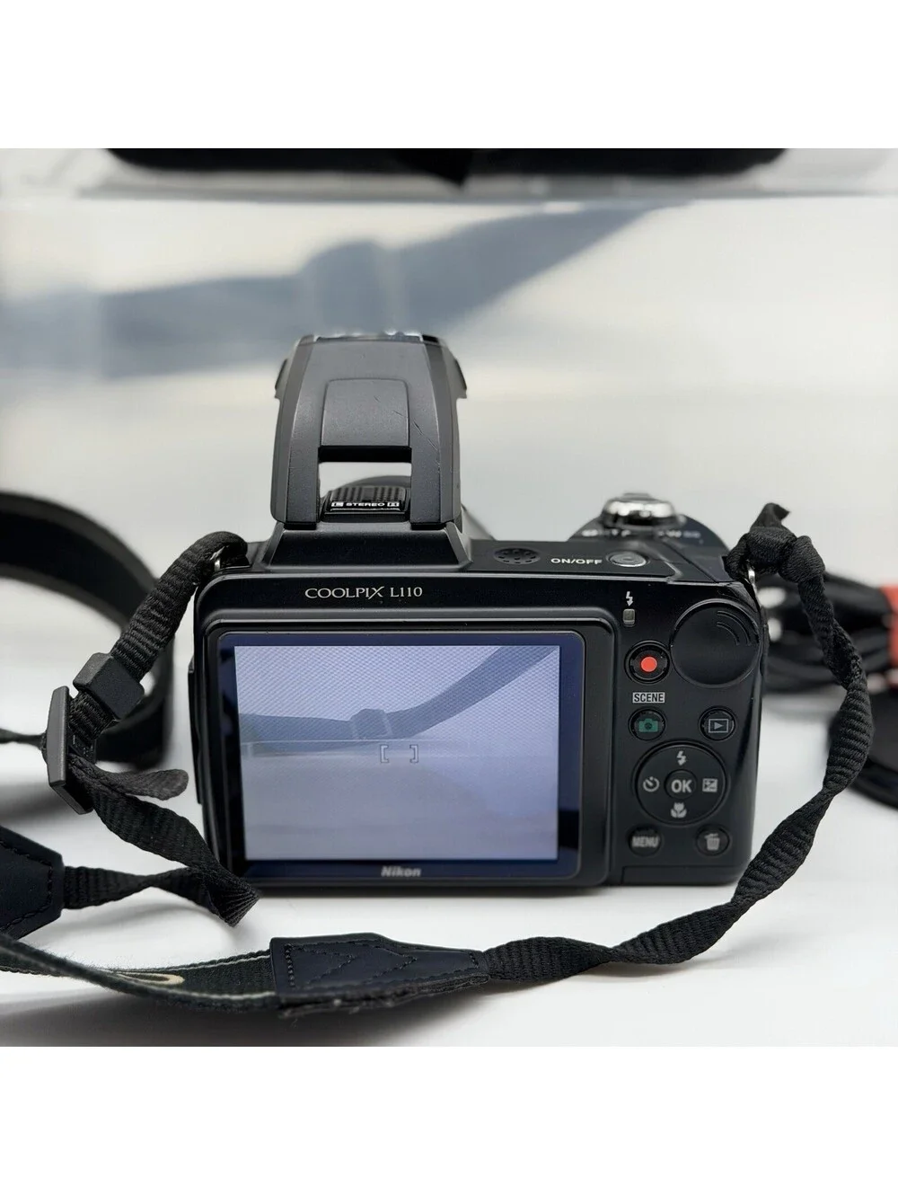 Nikon CoolPix L110 Digital Camera Bundle w/ Nice Carrying Case - Tested